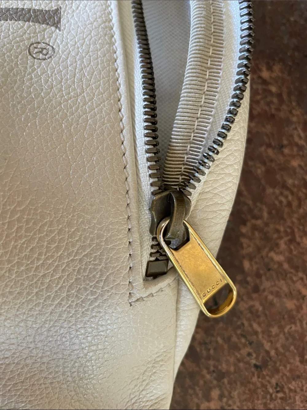 Gucci White Leather Belt Bag with Green and Red Web